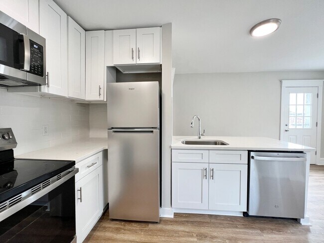 Building Photo - 193-197 E Lancaster Ave