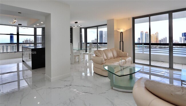 Building Photo - 3530 Mystic Pointe Dr