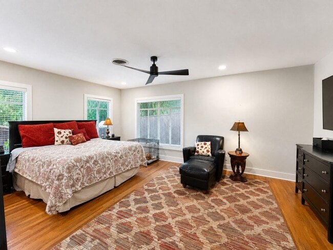 Building Photo - Luxury Terrell Hills Lease with 2025 Remodel, New Salt-Chlorinated Pool & Outdoor Living!  Beauti...