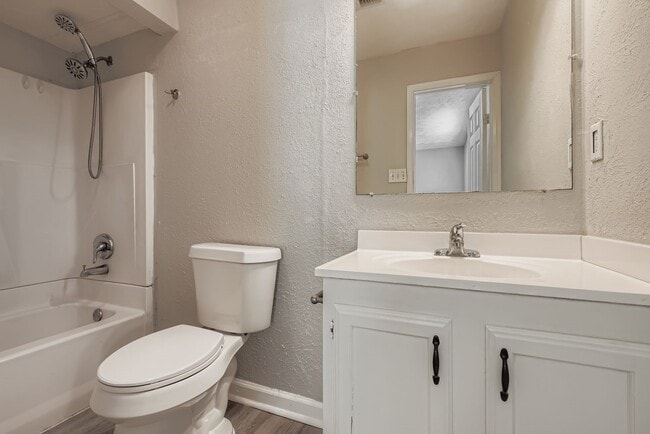 Building Photo - 226 Tara Plantation Dr