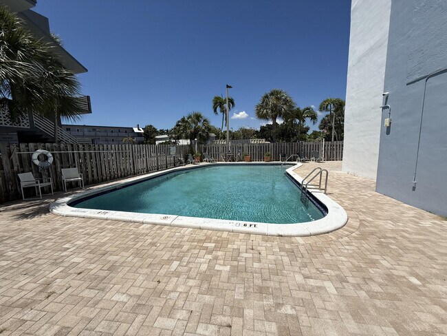 Building Photo - 13155 Ixora Ct