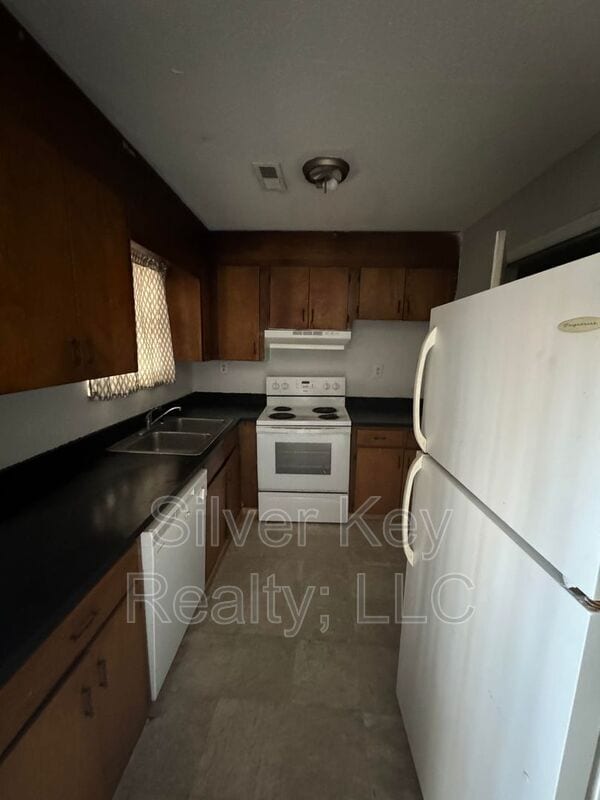 Building Photo - 130 Watts Rd