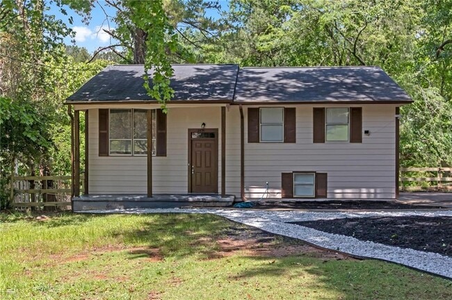 Building Photo - 2496 Shiloh Dr