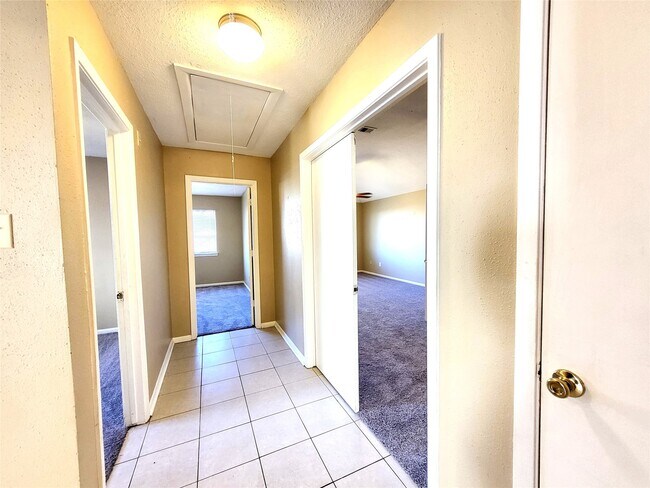 Building Photo - 16026 Barbarossa Dr