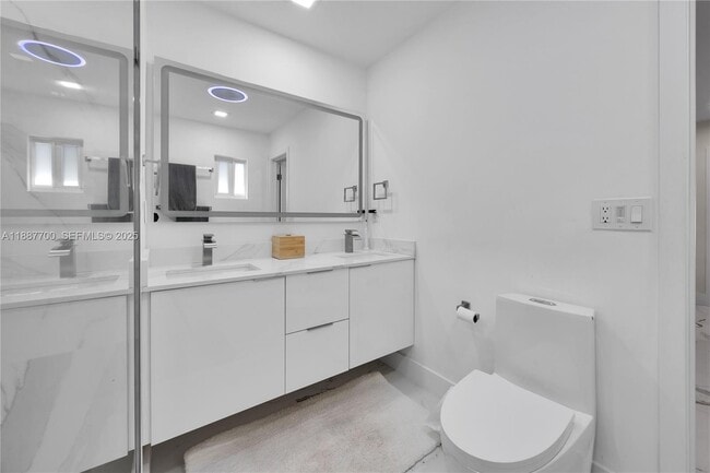 Building Photo - 5501 McKinley St