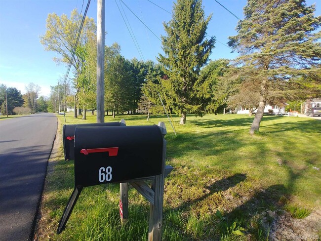 Primary Photo - 68 N Cross Rd