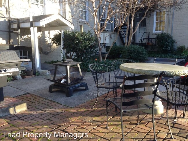 Building Photo - 2 br, 1 bath House - 1013 North Elm St. #C7