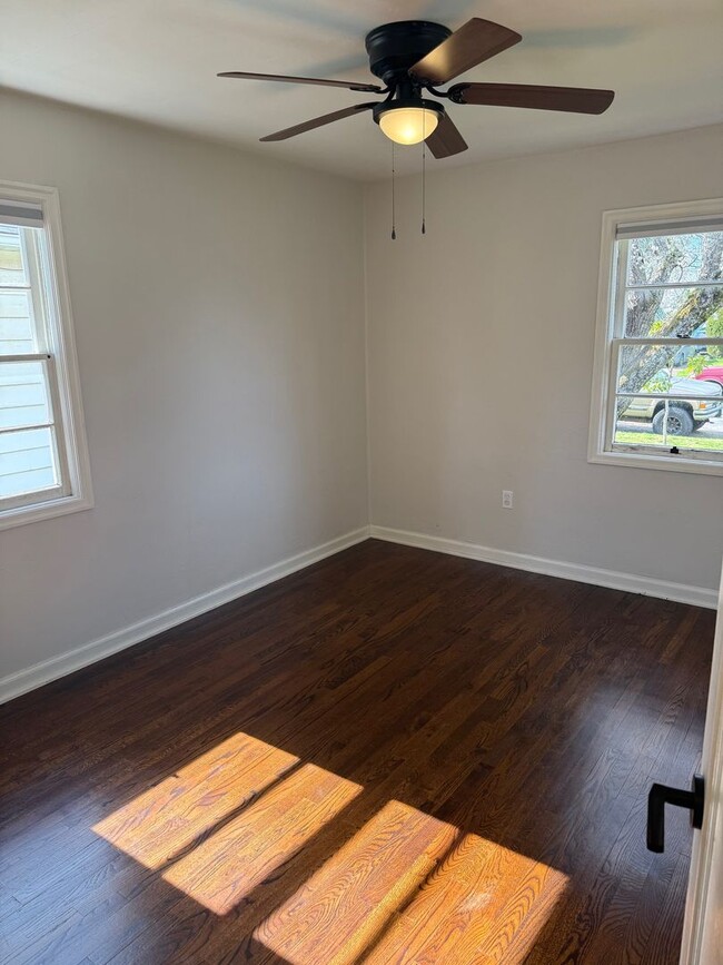 Building Photo - The Cozy Corner