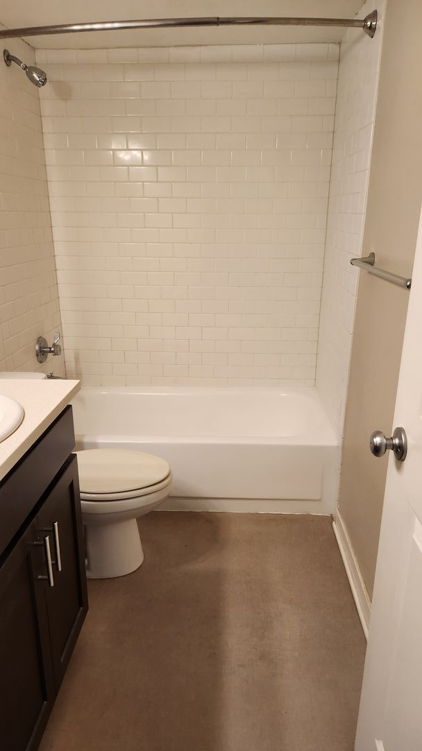 Building Photo - 2725-2743-2743 SE Taylor St