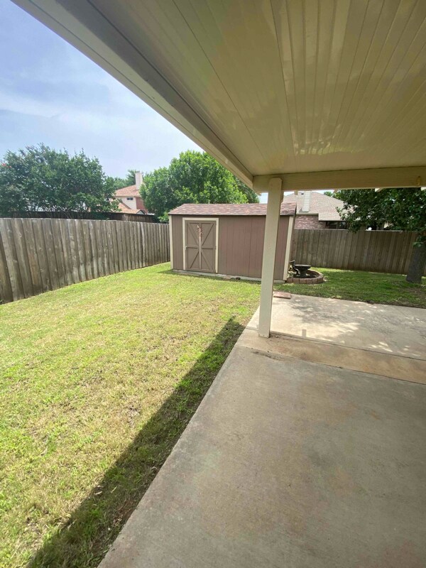 Building Photo - 1630 Cedar Elm Dr