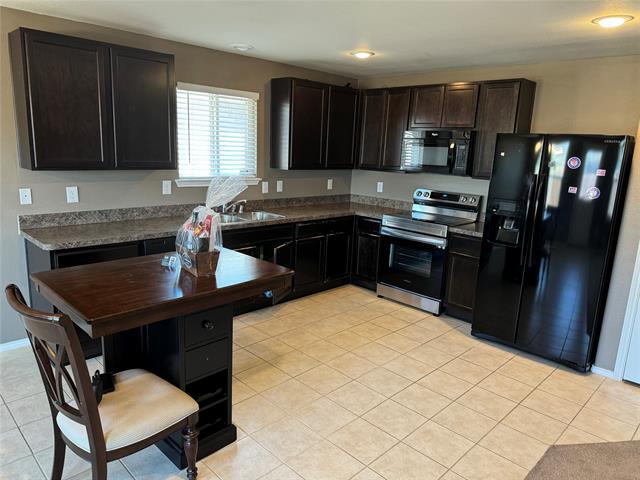 Building Photo - 805 Underhill Dr