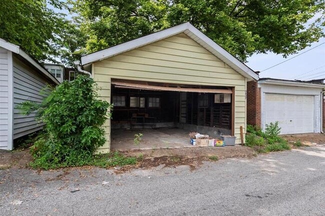 Building Photo - Fantastic 3bd/1.5ba home! Coming soon!