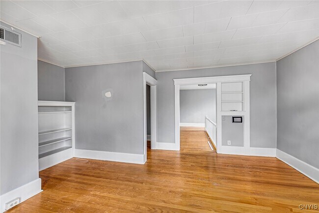 Building Photo - 22 Jordan St