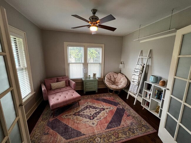 Bonus Living/Studio - 712 NW 22nd St