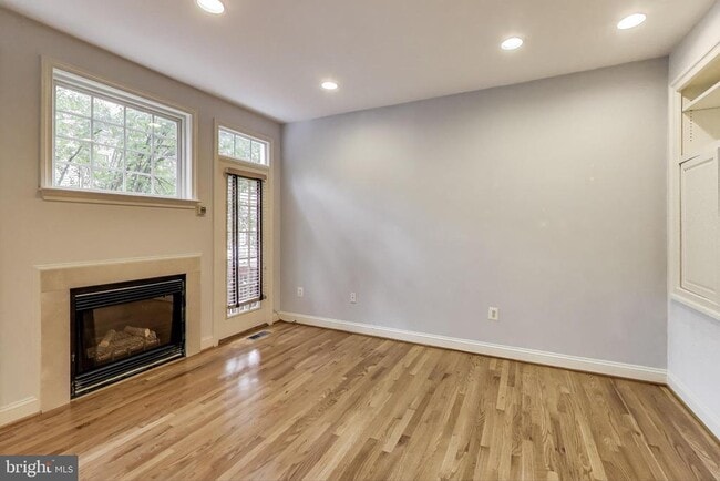 Building Photo - 6402 Spring View Pl