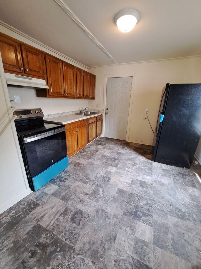 Building Photo - 387 Carver Cir