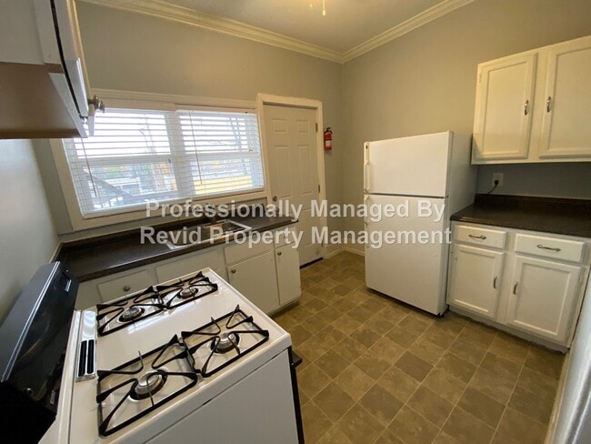 Building Photo - The Gables at Auburndale!