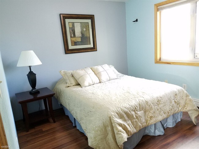 Building Photo - 2 br, 1 bath 4plex - 4834 Da Niece St Apar...