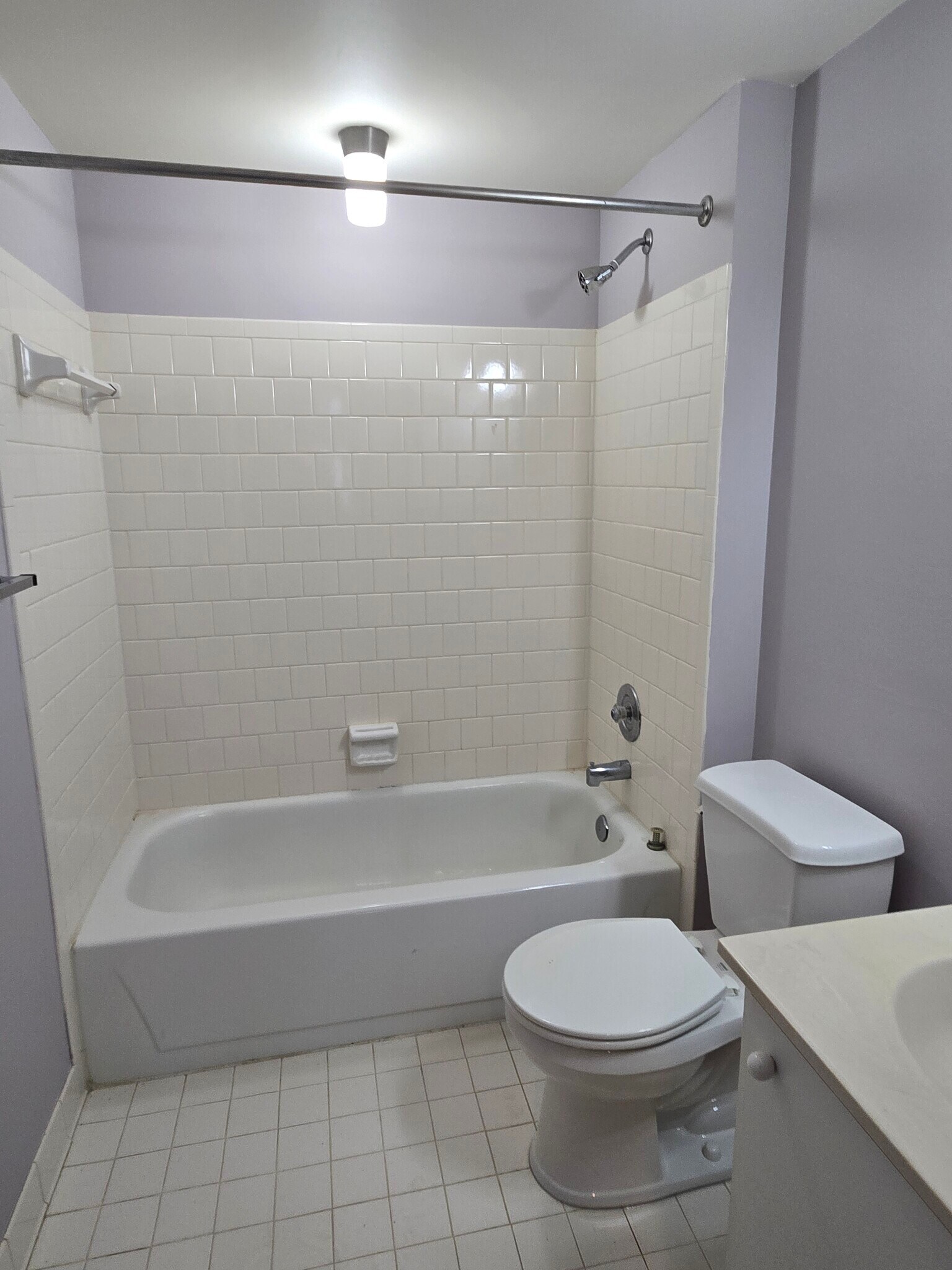Hall Bath - 3 Mullingar Ct