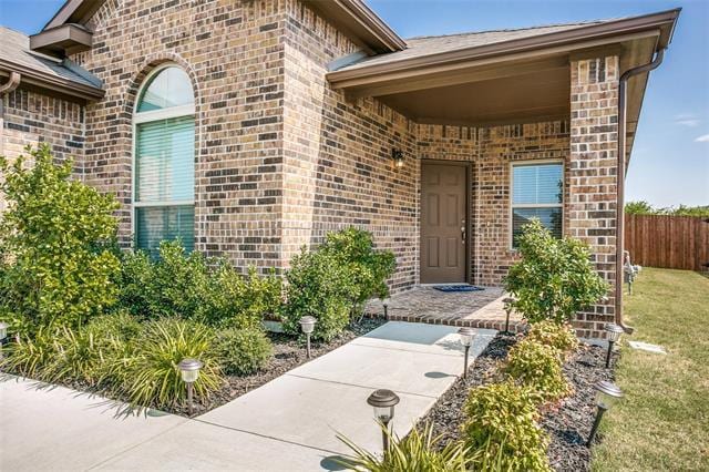 Building Photo - 453 Spring Dr