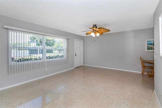Building Photo - 2368 Cecelia Ln