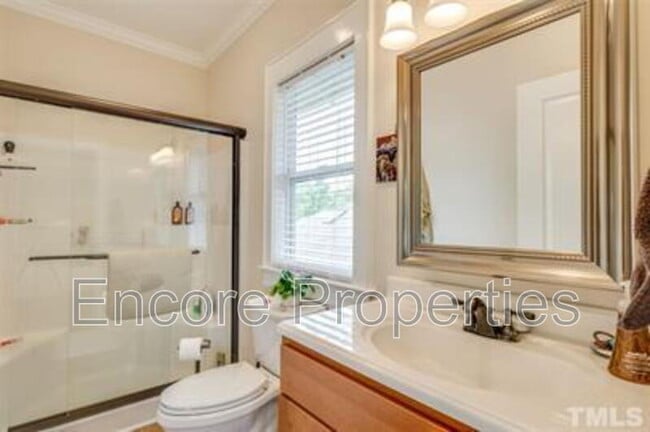 Building Photo - 1002 Monmouth Ave