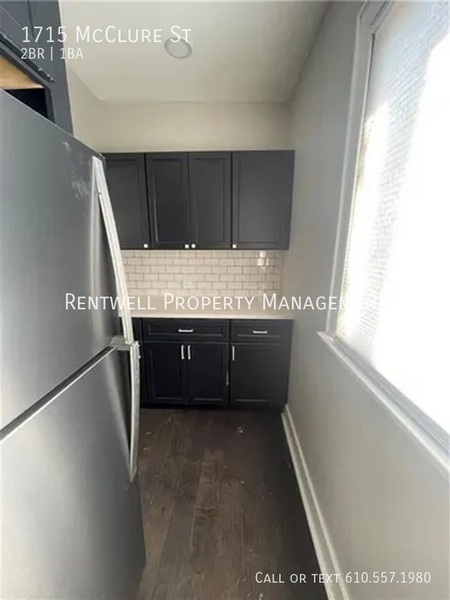 Building Photo - 1715 McClure St