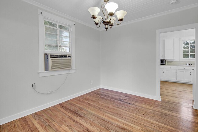 Building Photo - 2 Bedroom, 1 Bath home in Center of Richmond Hill - Richmond Hill close to Ft. Stewart and HAAF