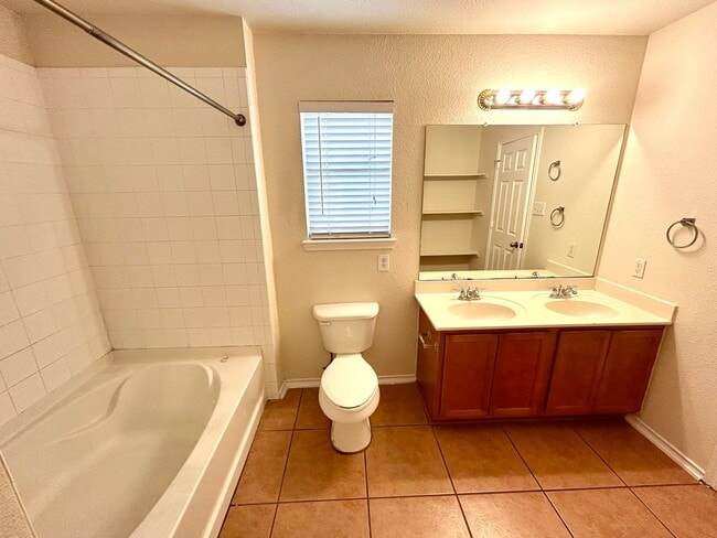 Building Photo - **MOVE IN SPECIAL** Welcome Home to Comfor...