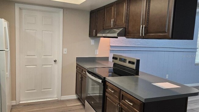 Building Photo - 6607 Merriewood Dr