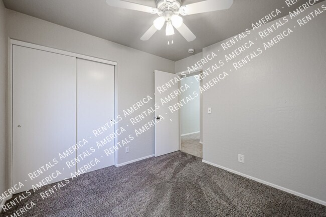 Building Photo - 8860 E Dartmouth St