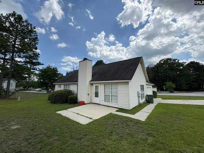 Building Photo - 112 Green Rose Rd