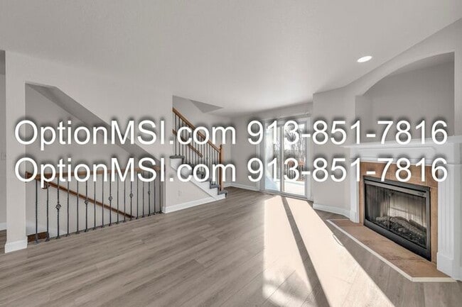 Building Photo - Charming 3-Bedroom Townhouse in Piper School District