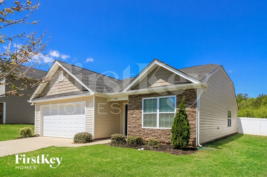 Building Photo - 6413 Bentbrush St