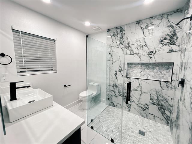 Building Photo - 2800 Sadler Ave