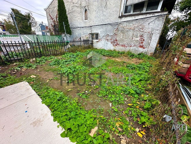 Building Photo - 4633 Penn St