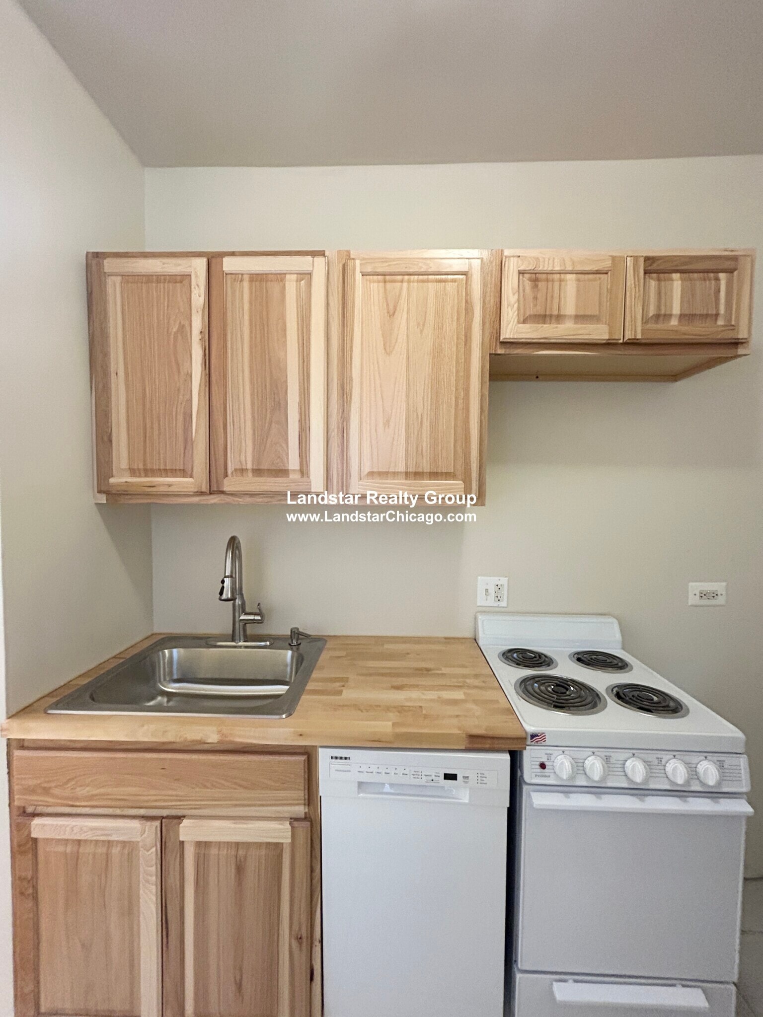 Building Photo - 1313 W Touhy Ave