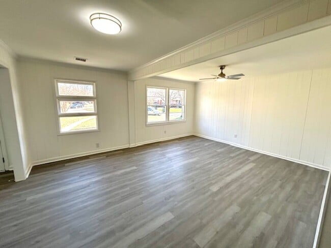 Building Photo - Coming Soon-2/5/26!- Charming 3- bedroom home with a move in special!
