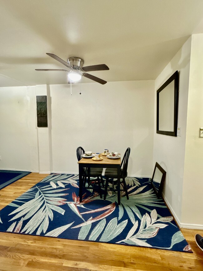 Dining area - 21934 143rd Ave