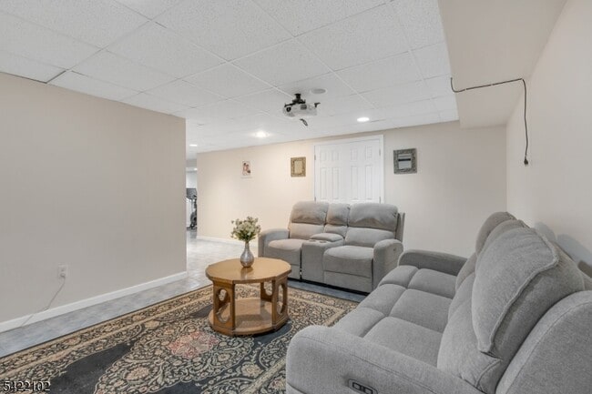 Building Photo - 49 Gordon Cir