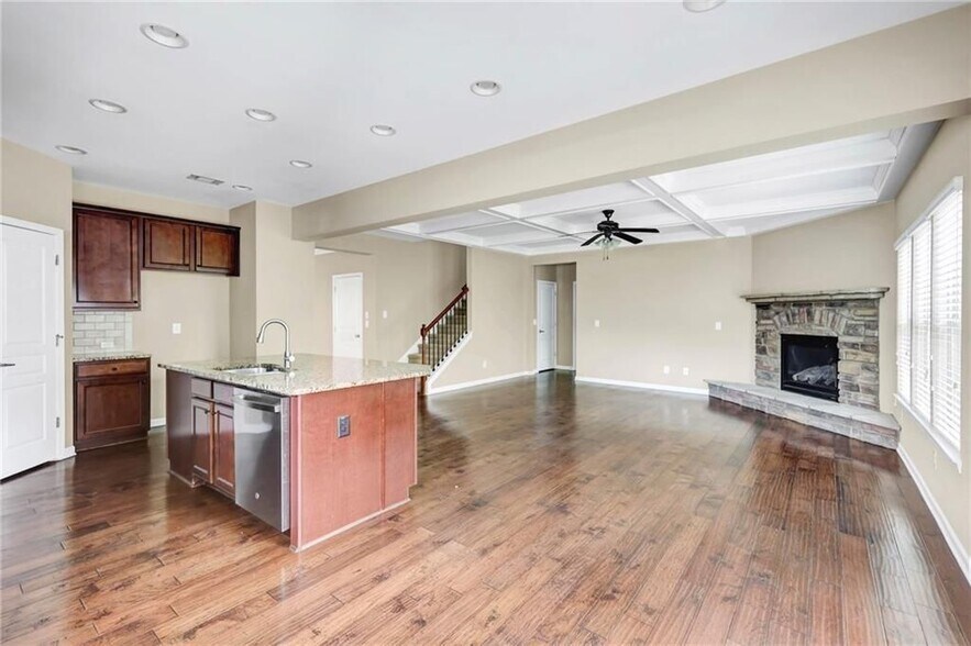 Building Photo - 5957 Stow Dr