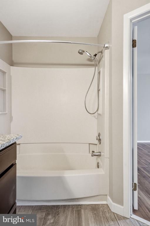 Building Photo - 4215C Aberdeen Dr