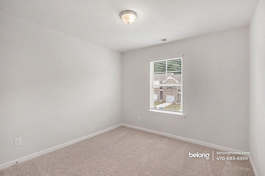 Building Photo - 348 Navigator Ln