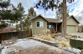 Building Photo - Updated 3BR - 2BA Gardener's Dream, w/ RV parking