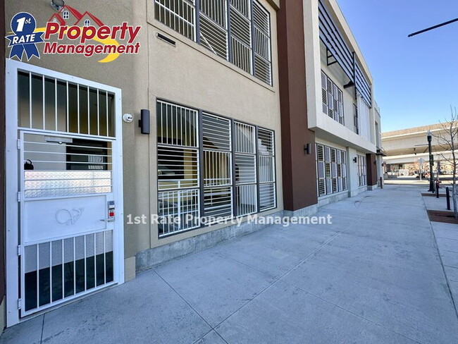 Building Photo - 1424 W Front St