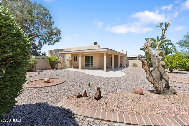 Building Photo - 9444 E Lawndale Pl