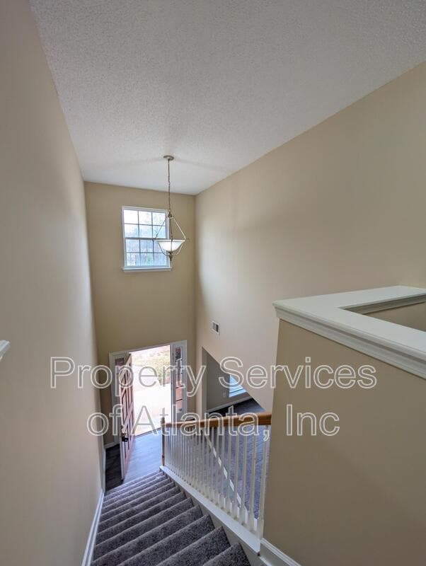 Building Photo - 704 Denise Ct