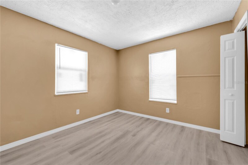 Building Photo - 2512 3rd Ave E