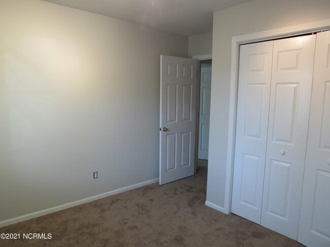 Building Photo - 314 Bracken Pl