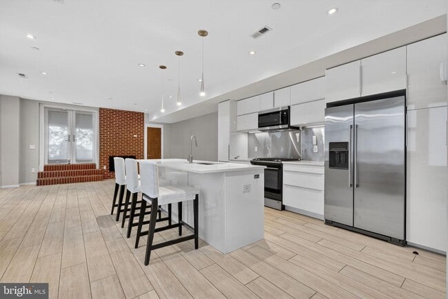 Building Photo - 1620 15th St NW